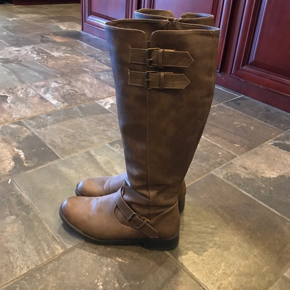 Wide-calf knee-high boots - Picture 2 of 6